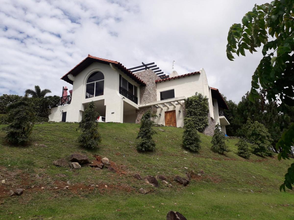 Hawk's Nest Bed&Breakfast La Laguna de San Carlos Exterior foto